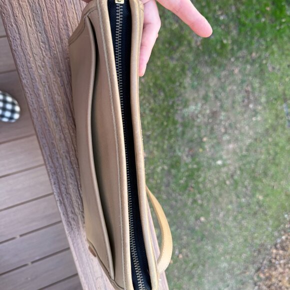 Vintage Coach Taylor Zip in stone with hang tag! - Picture 11 of 13